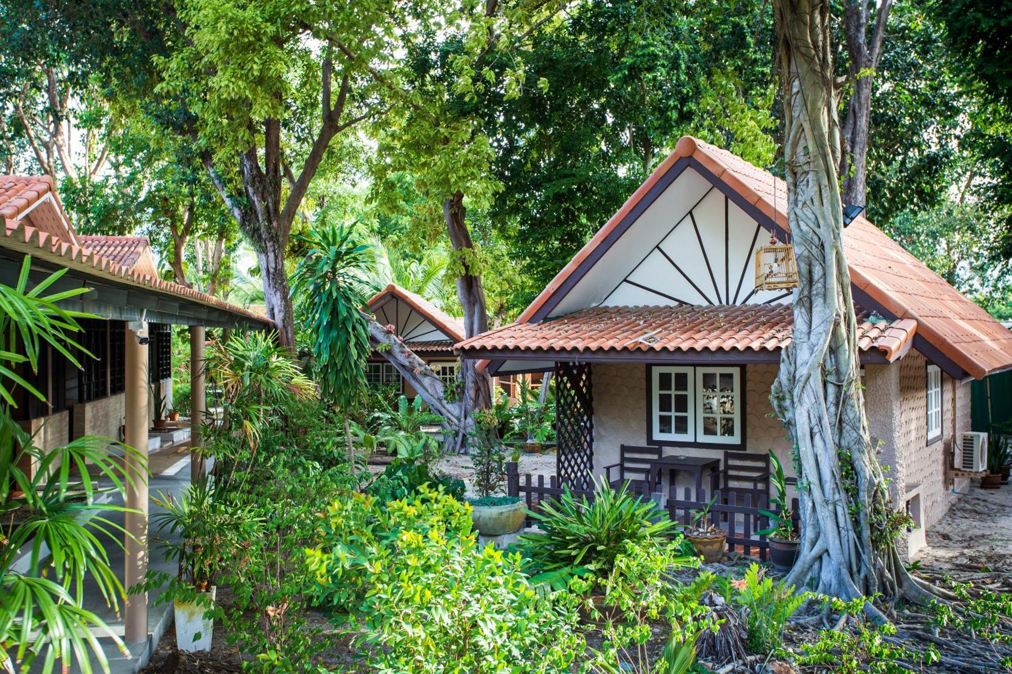 Harry'S Bungalows Mae Nam Exterior photo