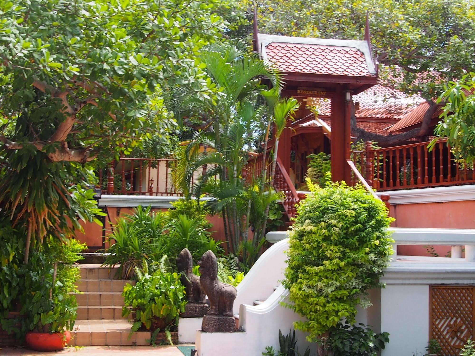 Harry'S Bungalows Mae Nam Exterior photo